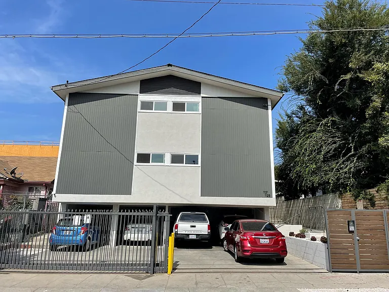 Lyman Place Apartments — Photo 2