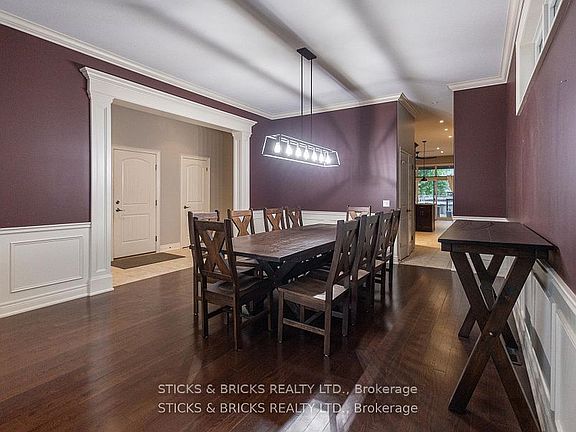 4th image of 6415 Christopher Cres