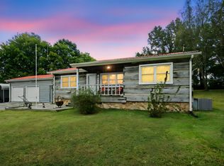 167 Denning Ln, Cottontown, TN 37048