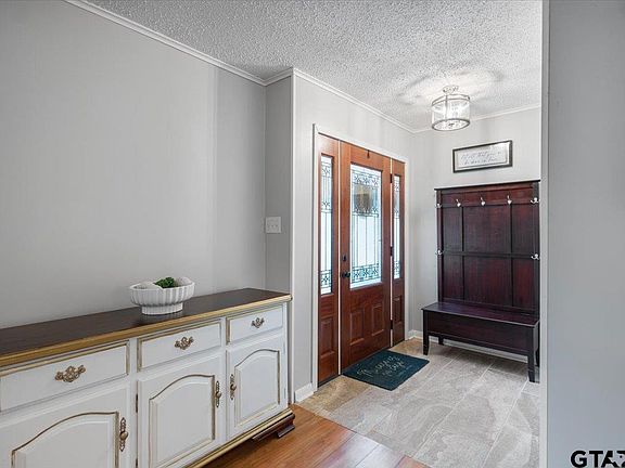 5th image of 106 E Archer Dr