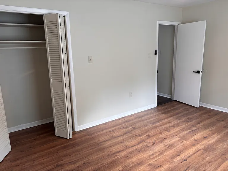 714 Monterrey Ln — Photo 10