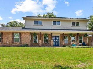 804 Country Club Dr, Joshua, TX 76058