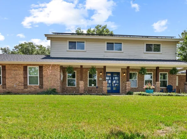 804 Country Club Dr, Joshua, TX 76058