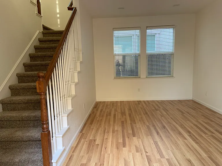 1742 Mammoth Way — Photo 3