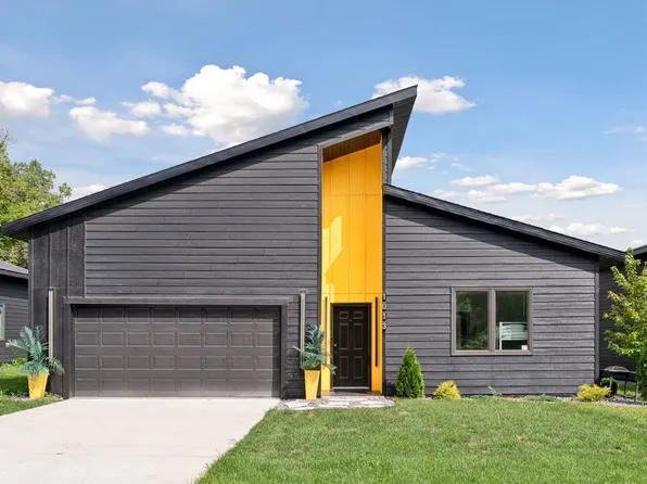 1013 Gardner St, Wayzata, MN 55391