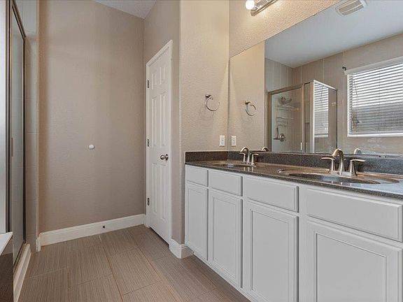 4th image of 642 Irvin Dr