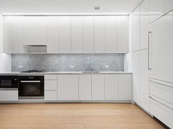 3rd image of 15 W 61st St #6O