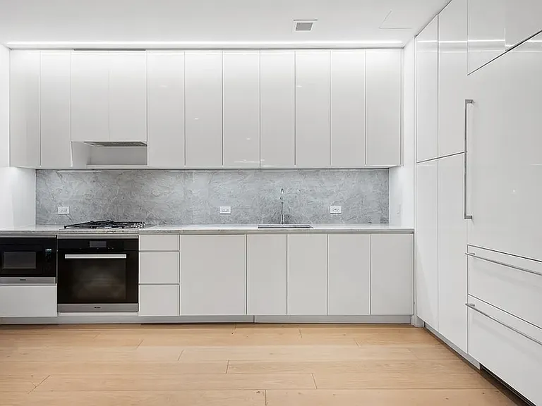 15 W 61st St #6O — Photo 3