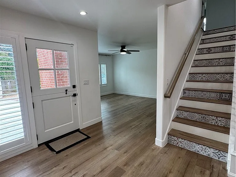 380 Mira Loma Pl — Photo 3