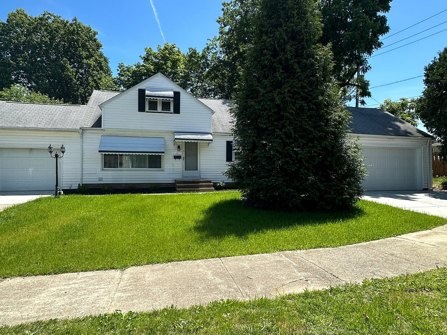 4 bed, 1404 sqft, $2,400 — Photo 3