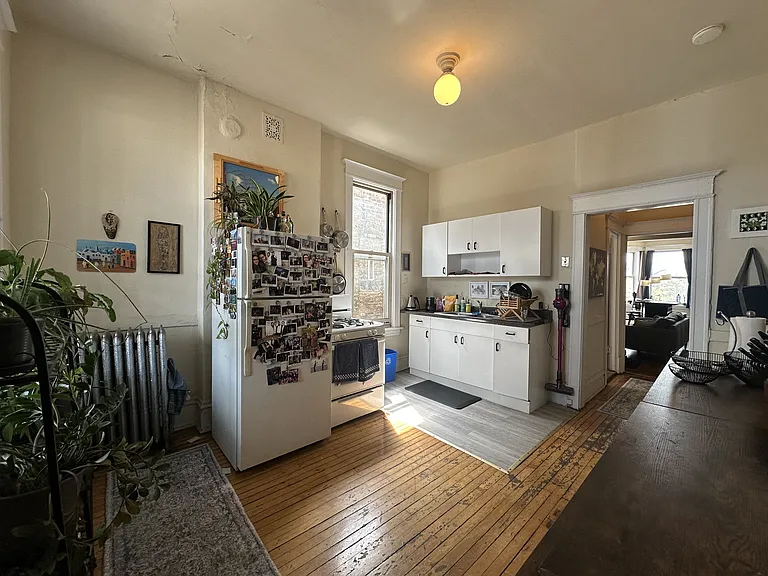 1513 N California Ave — Photo 5