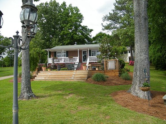 3rd image of 1745 Pineland Shores Cir