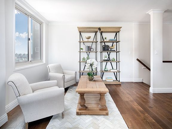 4th image of 555 Main St APT 1514
