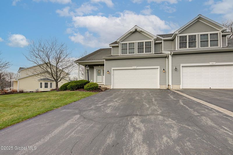 4th image of 52 Oakmont Street