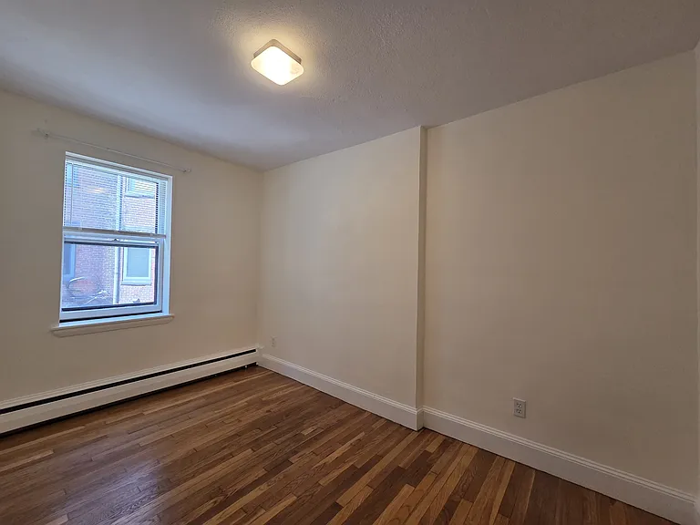 7 Aberdeen St #4 — Photo 10