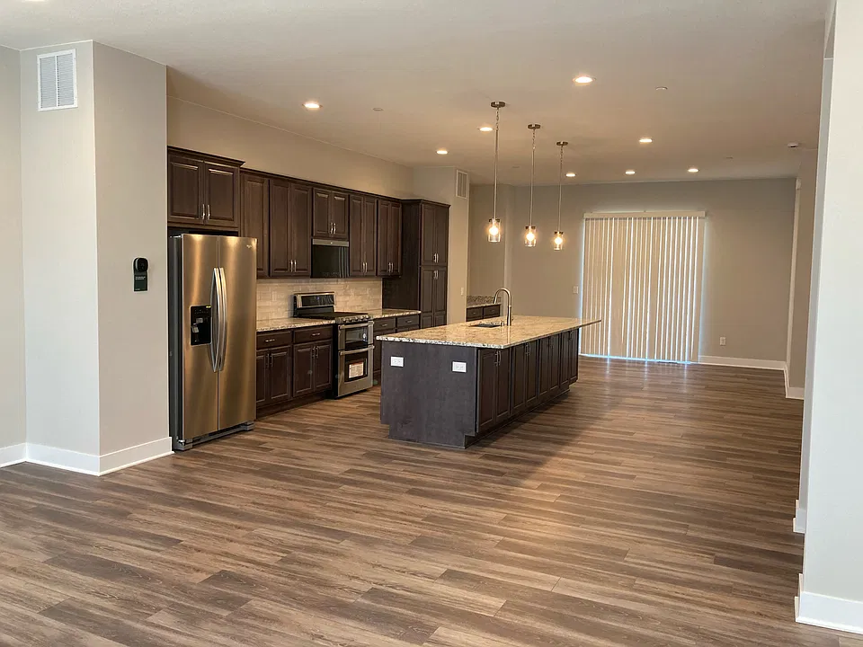820 Superior Dr