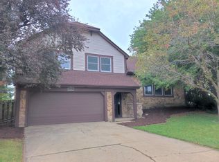 75 Westhampton Ct, Aurora, IL