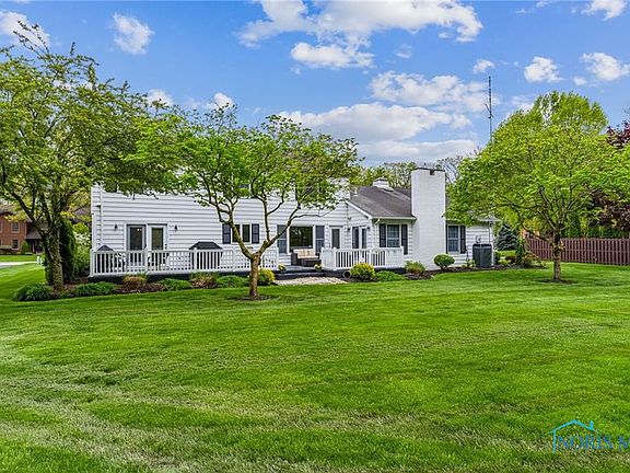 3rd image of 406 Scarlet Oak Dr