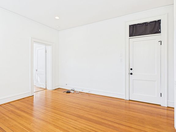 4th image of 2025 Monument Ave #204