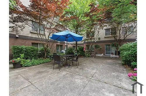 410 Capitol Way N Photo 1