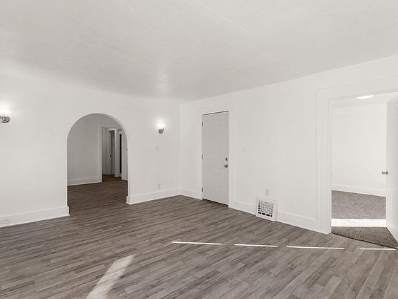 5th image of 620 Middlebury St