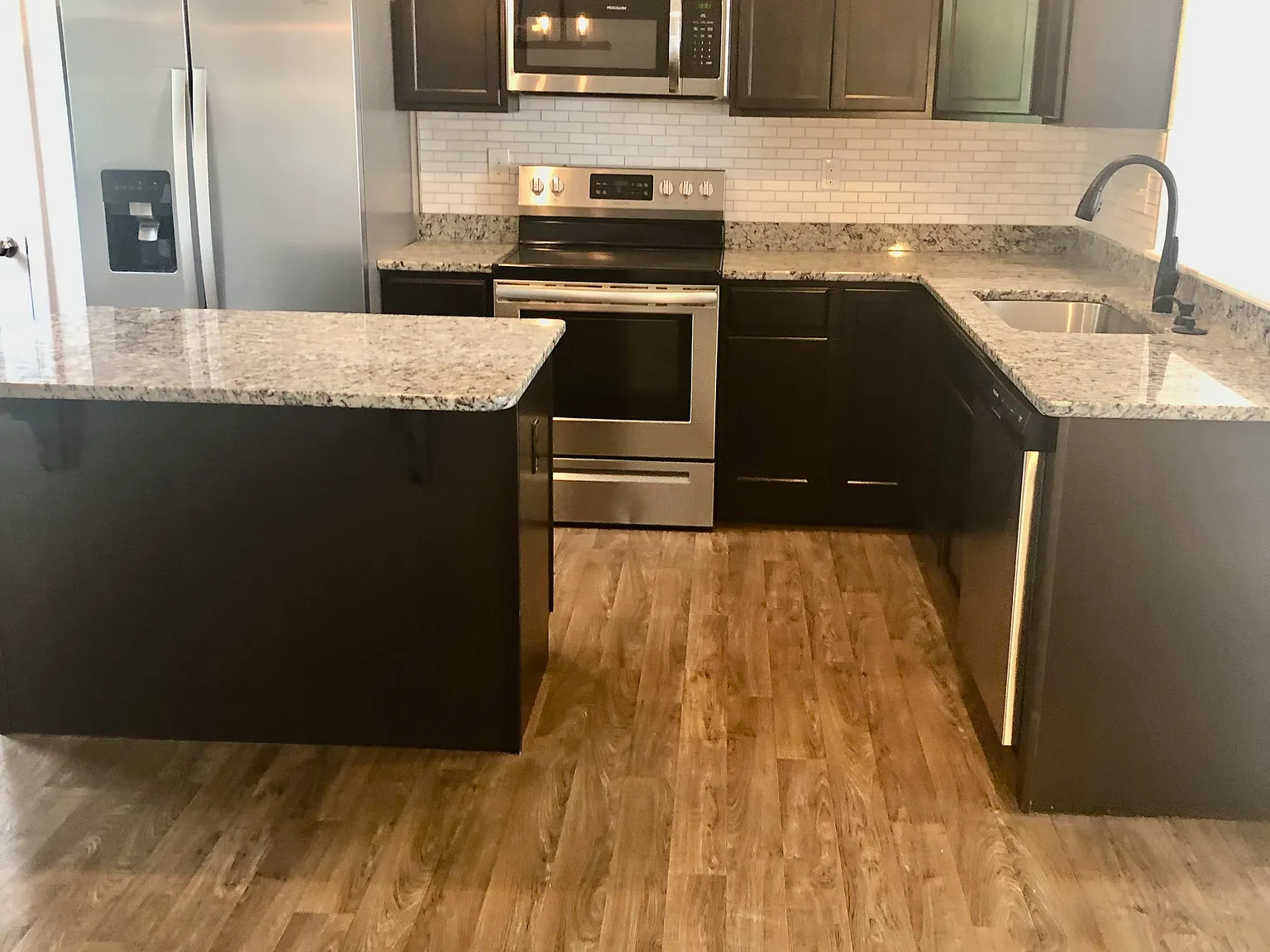 3 bed, 2.5 bath, 1950 sqft, $2,350 — Photo 3