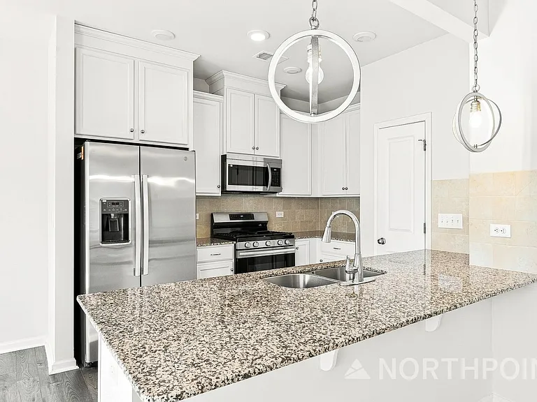 3740 Yorkshire Pl — Photo 6