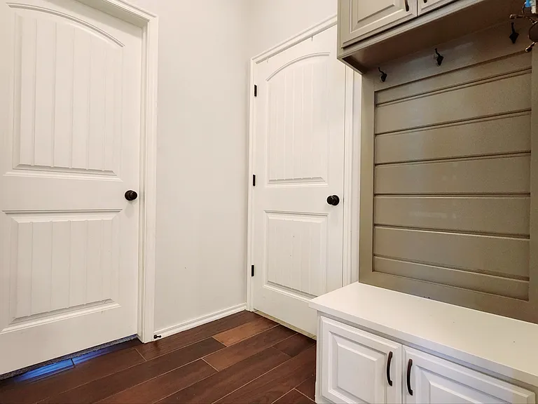 18600 Luna Dr — Photo 6