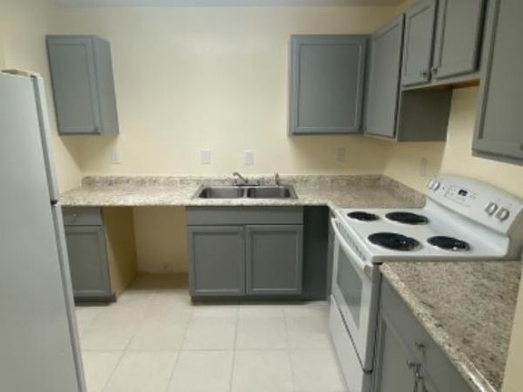 4th image of 4620 Douglas Ln
