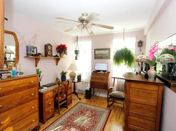 2229 Knapp Street image 7 of 11