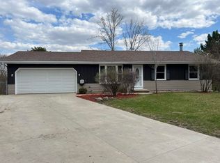 9 Sams Ct, Madison, WI 53716