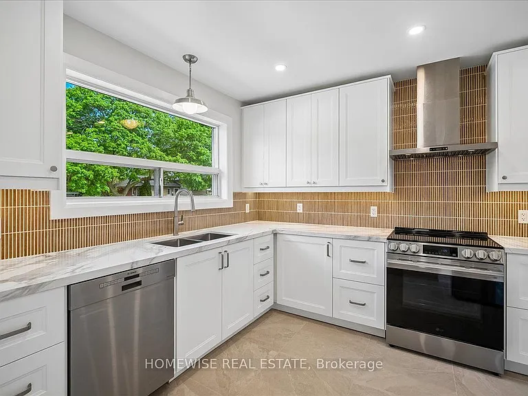 2182 Courtland Dr — Photo 21