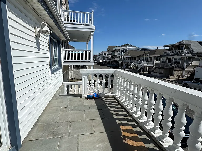 69 Illinois Ave — Photo 3