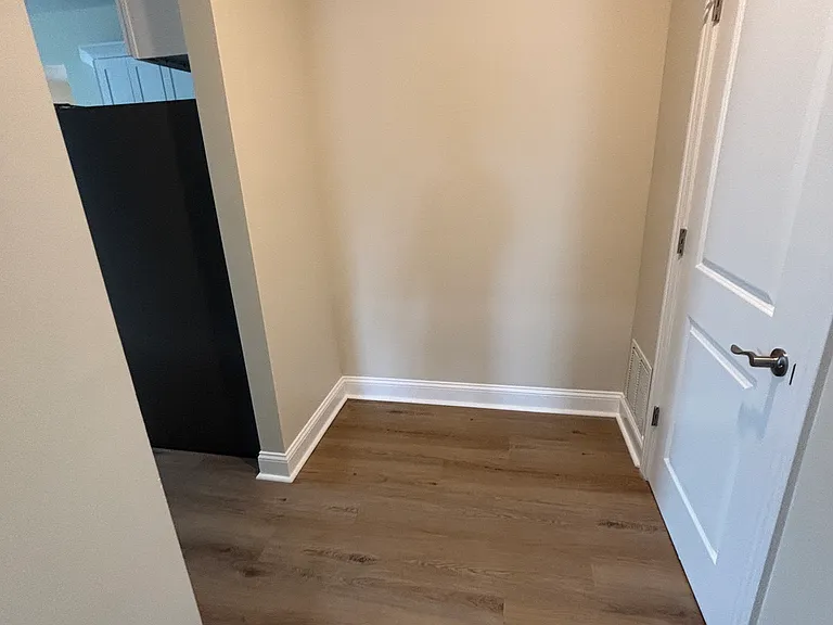 11116 Front St #202 — Photo 6