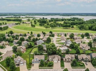 18109 Guinevere Ct, Smithville, MO 64089