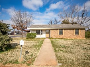 212 Hope Ln, Iowa Park, TX 76367