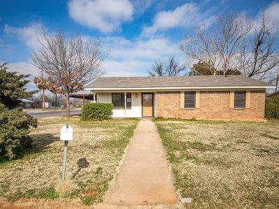 212 Hope Ln, Iowa Park, TX, 76367