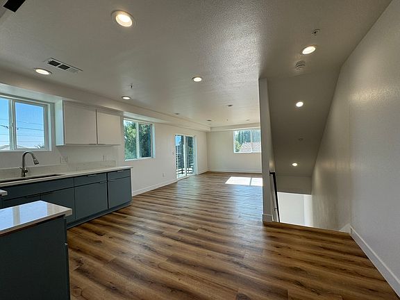 3rd image of 5871 S San Pedro St