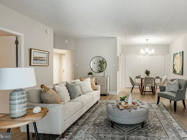 1219 W Wynnewood Rd APT 105, Wynnewood, PA 19096