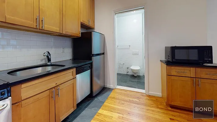 Rented by Bond New York | media 10