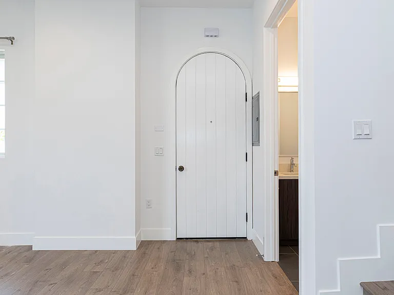 1029 Melrose Ave #104 — Photo 11