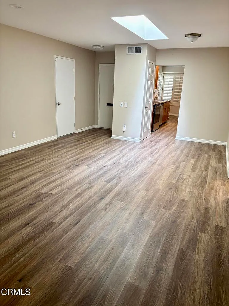 2 bed, 2.0 bath, 1300 sqft, $3,200 — Photo 3