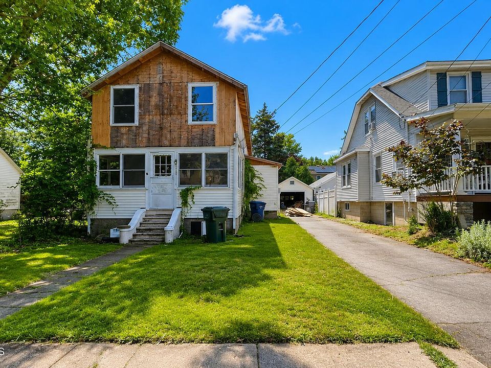 2nd image of 220 Chatham Avenue