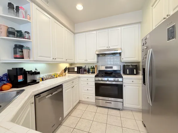 3695 Ruette De Vl, San Diego, CA 92130