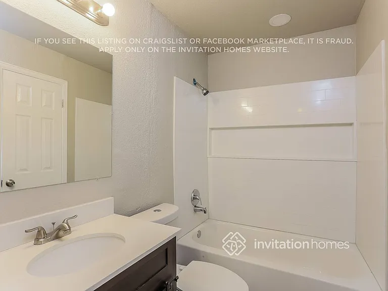 5752 S Perth Pl — Photo 9