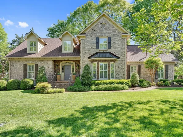1806 Waterford Rd, Murfreesboro, TN 37129