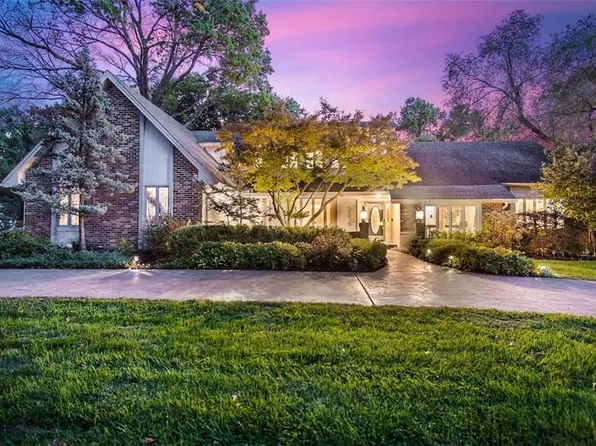 3515 W 101st Ter, Leawood, KS 66206