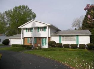 135 City View Dr, Rochester, NY 14625