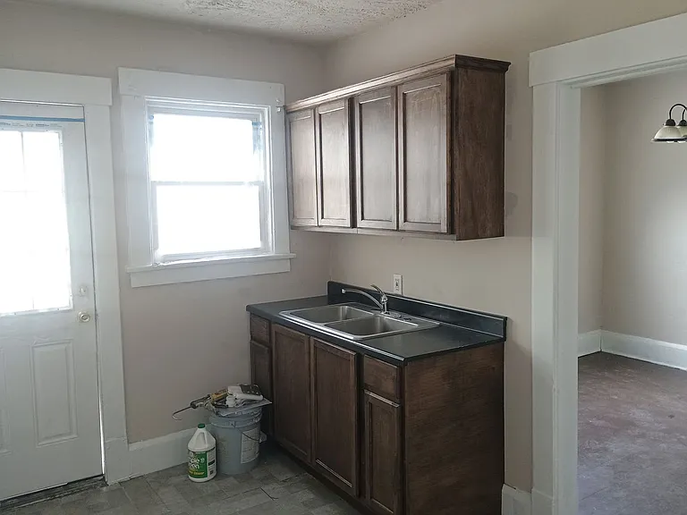 2624-2634 Oakwood Ave — Photo 6