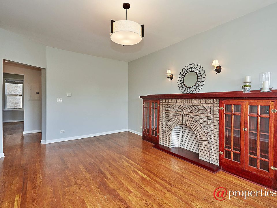 Living Room - Or convert to 2nd bedroom